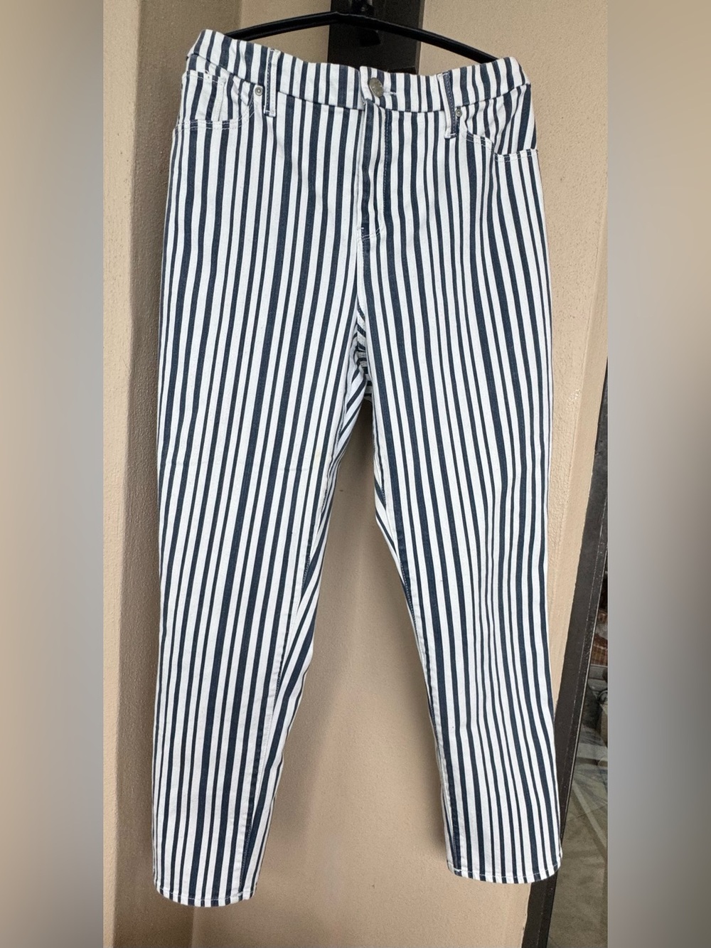 Chico's Oh So Slimming White/Blue Stripes Girlfriend Jeans Chicos Size 2 (12/14)